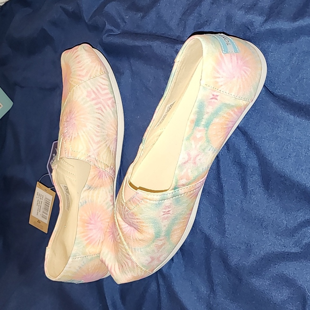 Women's TOMS